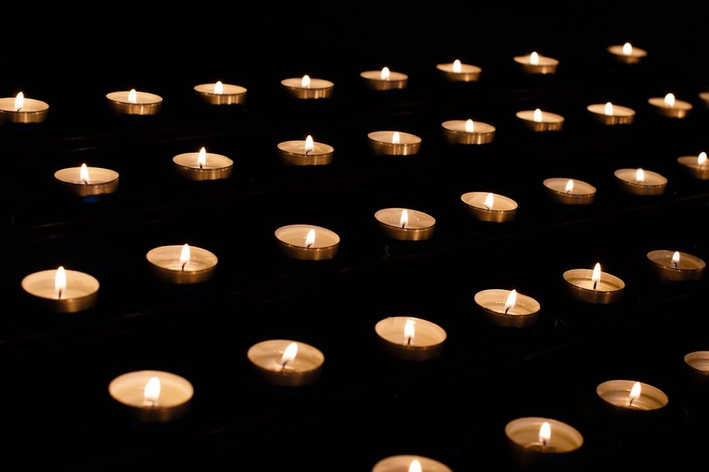 candles (PIxabay)