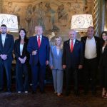 Prime Minister Benjamin Netanyahu shaking hands with US President Donald Trump at the entrance to Mar-a-Lago.